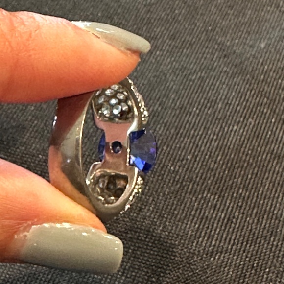 Blue & White Cubic Zirconia - Picture 6 of 6